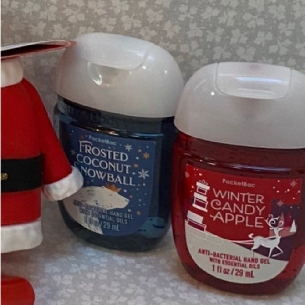Bath and Body Works Santa Suit Lanyard with Pocketbac Holder and 2 Pocketbacs - Picture 4 of 4